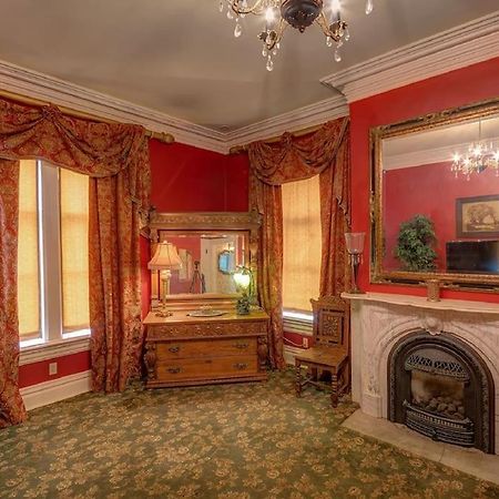 Merry Mansion East Dubuque Ngoại thất bức ảnh