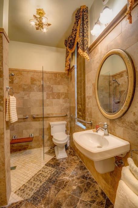Merry Mansion East Dubuque Ngoại thất bức ảnh