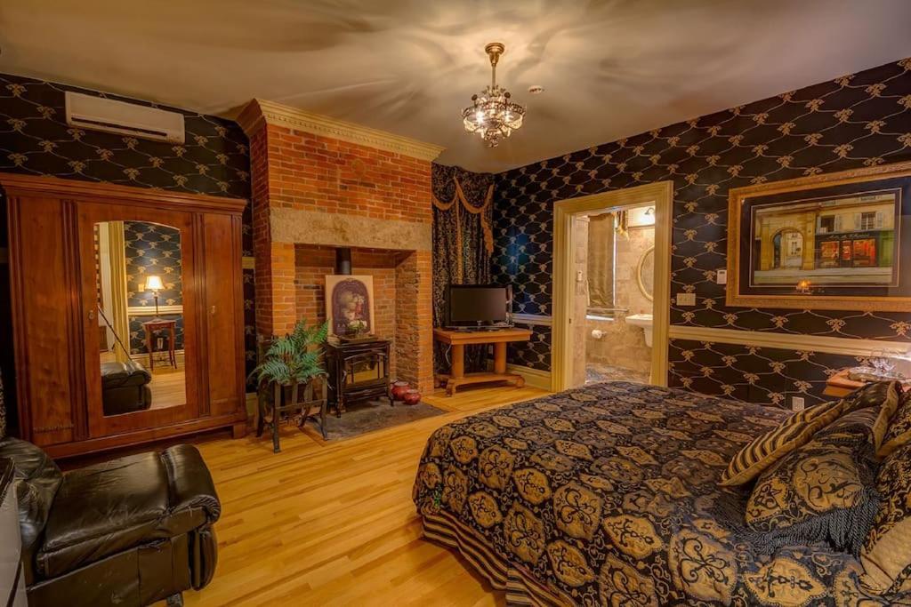 Merry Mansion East Dubuque Ngoại thất bức ảnh