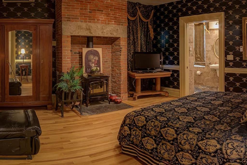 Merry Mansion East Dubuque Ngoại thất bức ảnh